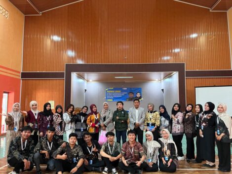 Ibu Ibu Desa Cibingbin Purwakarta Melek Digital, Siap Dongkrak Ekonomi Keluarga Lewat Gawai (Dok. Daridesa)